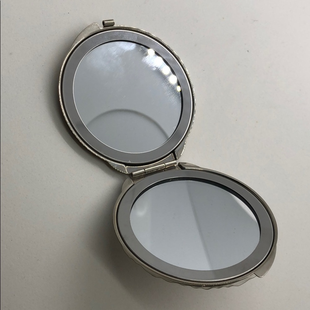 Butterfly Compact Mirror - Picture 3 of 5